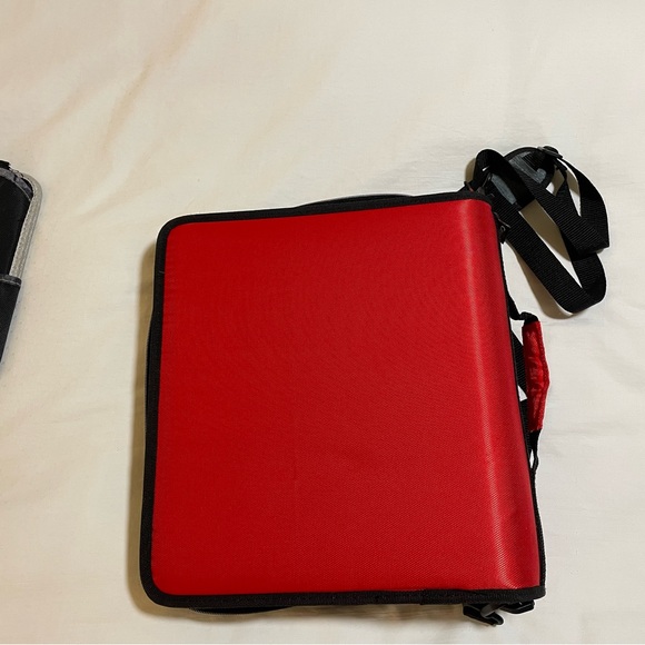 Binder and laptop holder with crossbody/shoulder strap - Picture 7 of 10